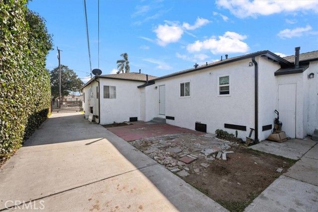 1525 W 105th Street, Los Angeles, CA 90047