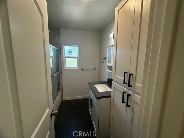 1525 W 105th Street, Los Angeles, CA 90047