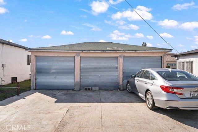 1525 W 105th Street, Los Angeles, CA 90047