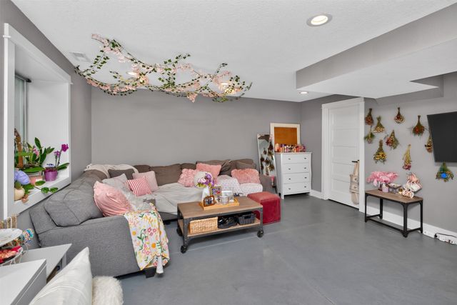 3413 Hawthorn Drive SW, Bondurant, IA 50035
