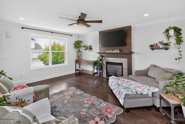 3413 Hawthorn Drive SW, Bondurant, IA 50035