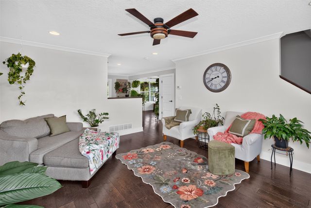3413 Hawthorn Drive SW, Bondurant, IA 50035