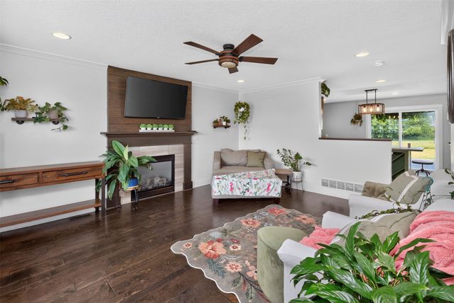 3413 Hawthorn Drive SW, Bondurant, IA 50035