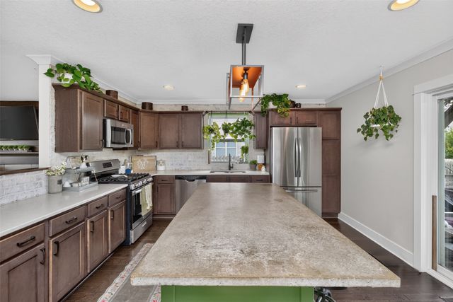 3413 Hawthorn Drive SW, Bondurant, IA 50035