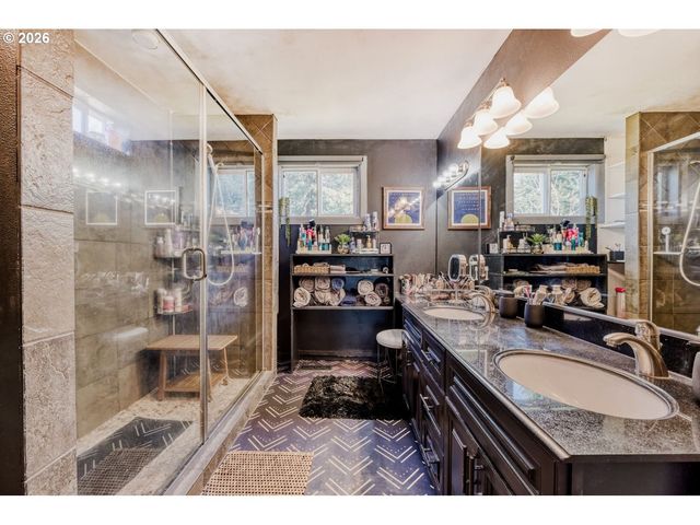 4667 EXETER St, West Linn, OR 97068