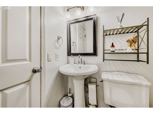 4667 EXETER St, West Linn, OR 97068