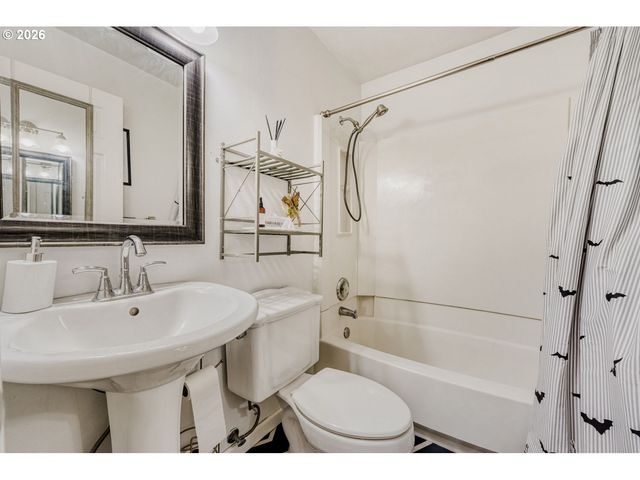 4667 EXETER St, West Linn, OR 97068