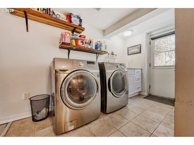 4667 EXETER St, West Linn, OR 97068