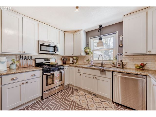 4667 EXETER St, West Linn, OR 97068