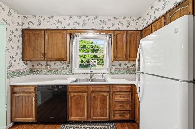 301 Sherman Drive, Marshall, MI 49068