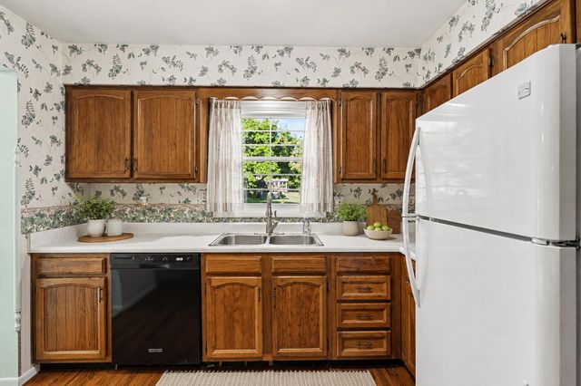 301 Sherman Drive, Marshall, MI 49068