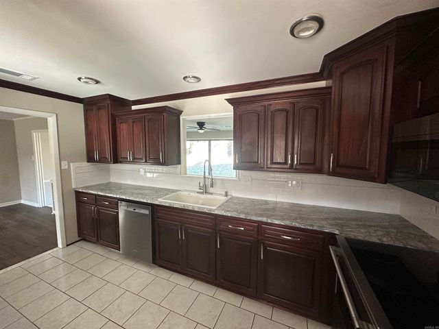 2539 Oakwood Drive, Malvern, AR 72104