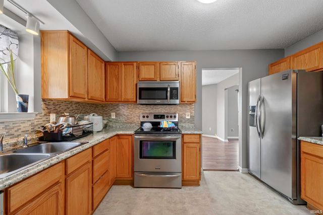 3210 Limerick Place, Fort Wayne, IN 46818