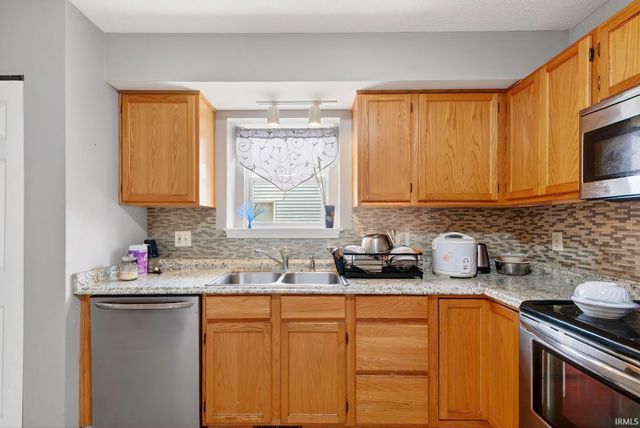 3210 Limerick Place, Fort Wayne, IN 46818