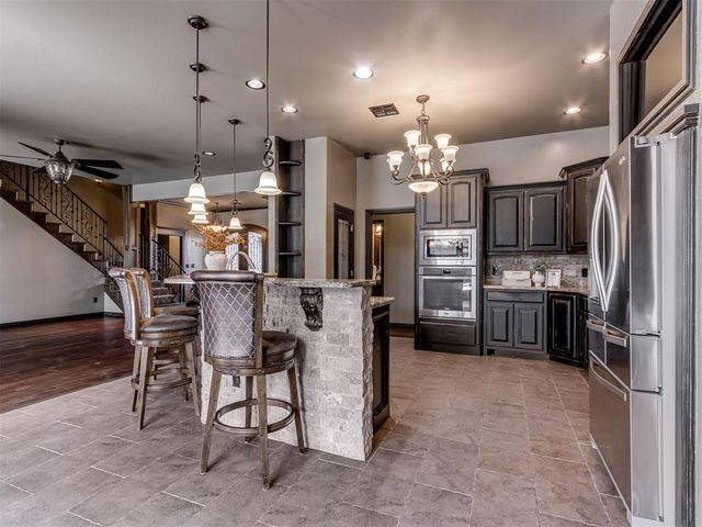 1104 Kingsway Avenue, Yukon, OK 73099