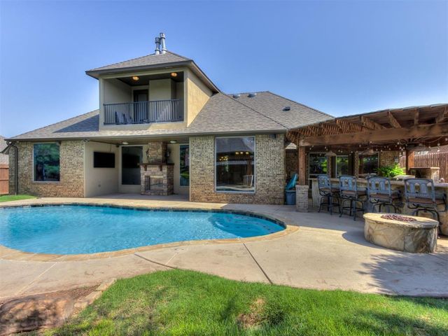 1104 Kingsway Avenue, Yukon, OK 73099
