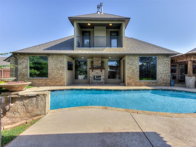 1104 Kingsway Avenue, Yukon, OK 73099