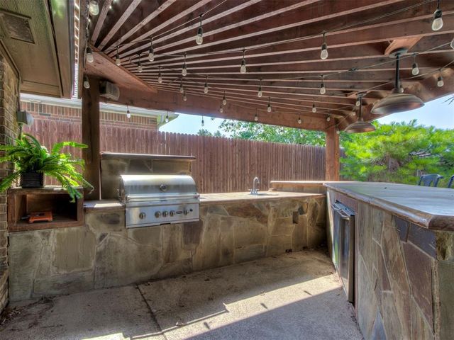 1104 Kingsway Avenue, Yukon, OK 73099