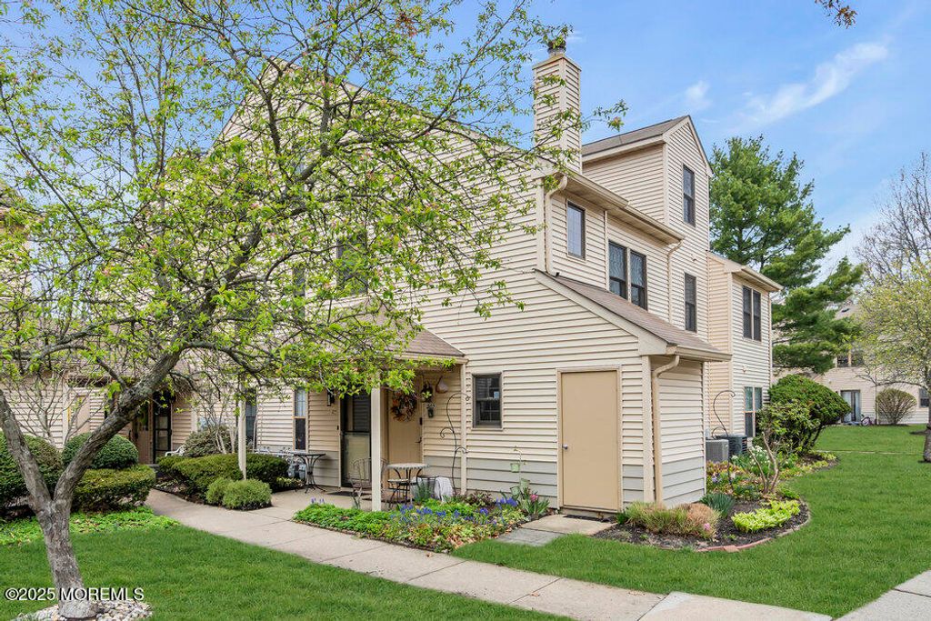 209 Begonia Court, Jackson, NJ 08527