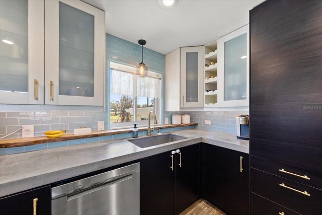 6511 AUGUSTA BOULEVARD, Seminole, FL 33777