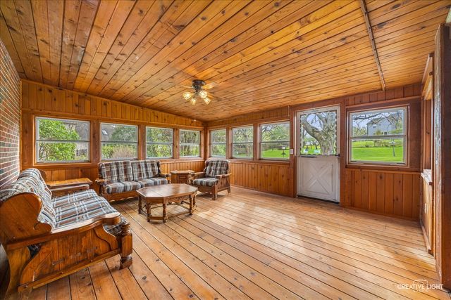 1321 Iroquois Lane, Darien, IL 60561