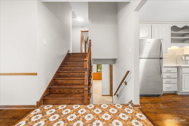 1321 Iroquois Lane, Darien, IL 60561