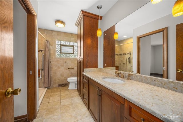 1321 Iroquois Lane, Darien, IL 60561