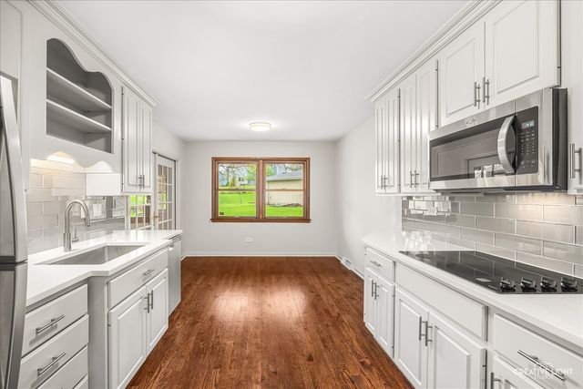 1321 Iroquois Lane, Darien, IL 60561