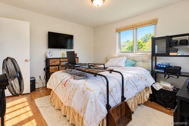 60 E Square Lake Road, Bloomfield Charter Township, MI 48304