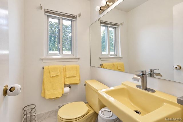 60 E Square Lake Road, Bloomfield Charter Township, MI 48304