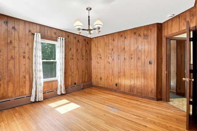 28 Eastern Avenue, Webster, MA 01570