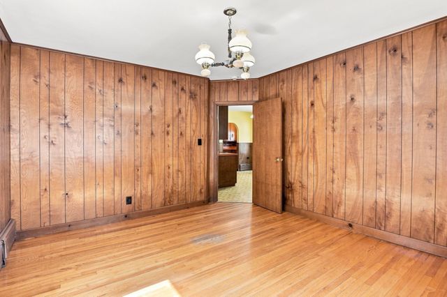 28 Eastern Avenue, Webster, MA 01570
