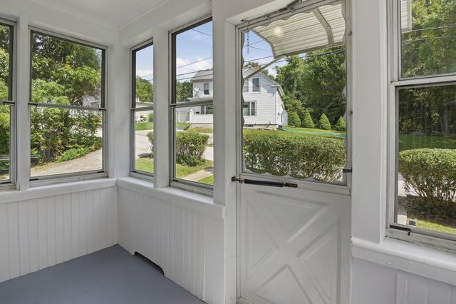 28 Eastern Avenue, Webster, MA 01570