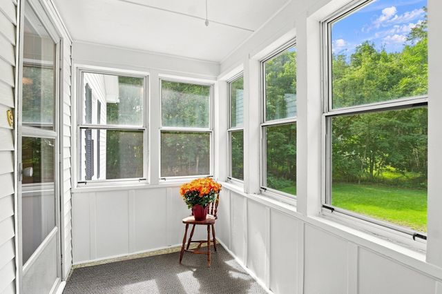 28 Eastern Avenue, Webster, MA 01570