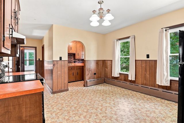 28 Eastern Avenue, Webster, MA 01570