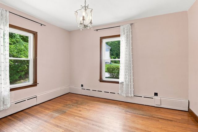 28 Eastern Avenue, Webster, MA 01570