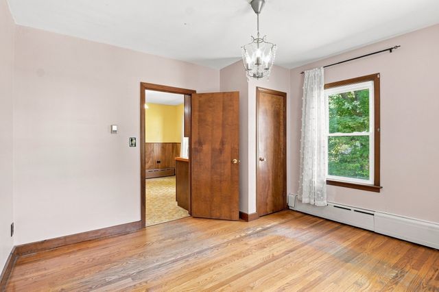 28 Eastern Avenue, Webster, MA 01570