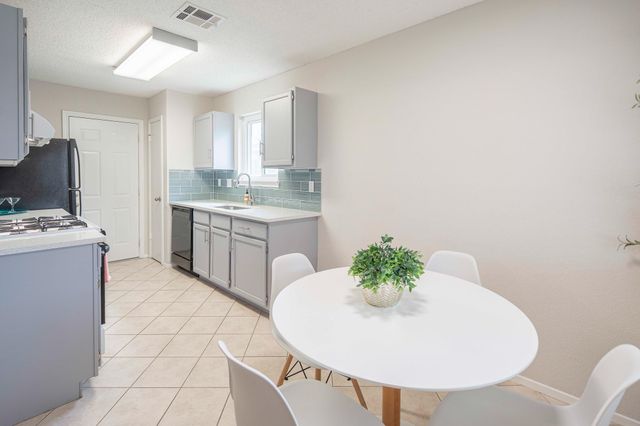 1910 Andover DR, Round Rock, TX 78664