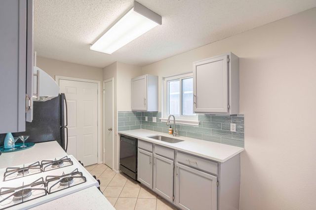 1910 Andover DR, Round Rock, TX 78664