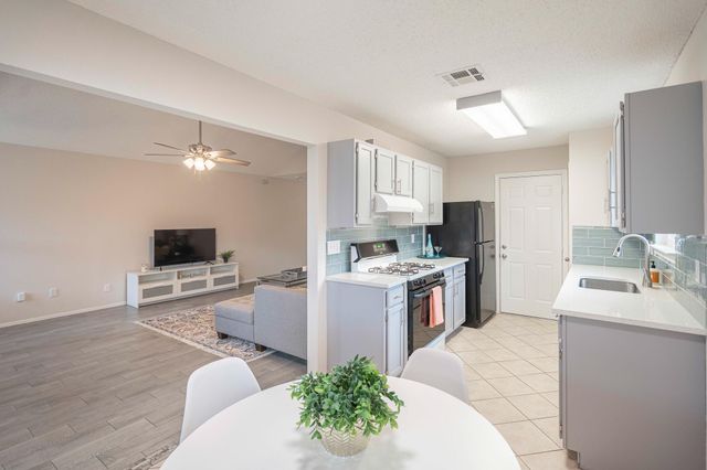 1910 Andover DR, Round Rock, TX 78664