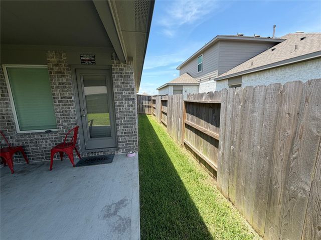 813 Brazos Trail, Dayton, TX 77535