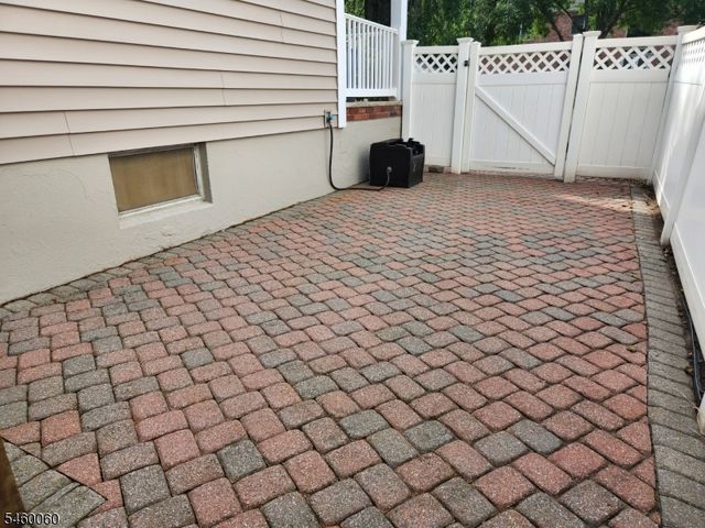 700 Evans St, Paramus Boro, NJ 07652