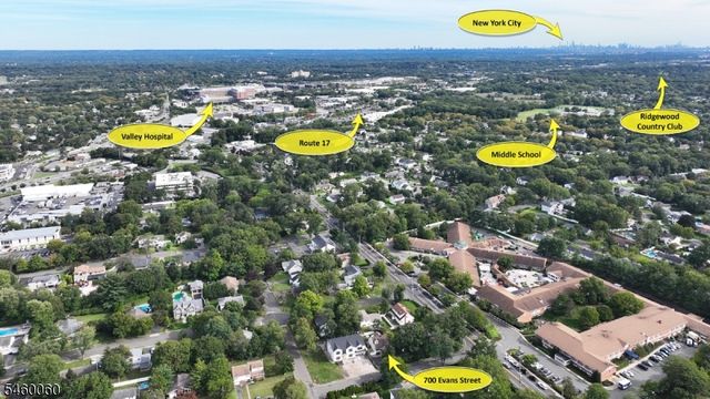 700 Evans St, Paramus Boro, NJ 07652