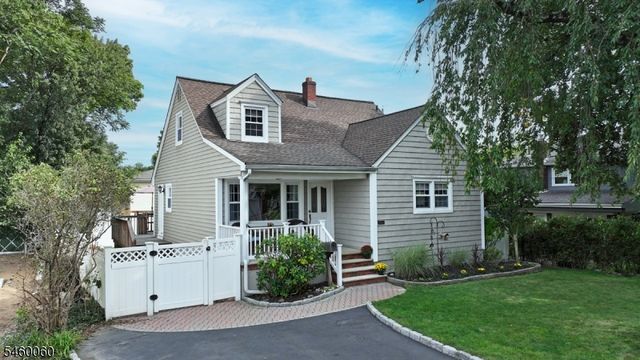 700 Evans St, Paramus Boro, NJ 07652
