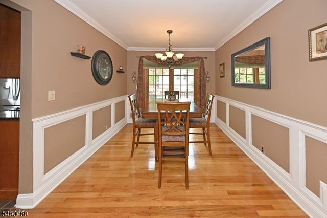 700 Evans St, Paramus Boro, NJ 07652