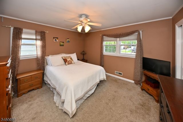 700 Evans St, Paramus Boro, NJ 07652