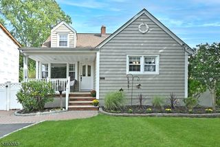 700 Evans St, Paramus Boro, NJ 07652