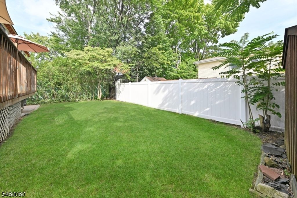 700 Evans St, Paramus Boro, NJ 07652 — photo 2