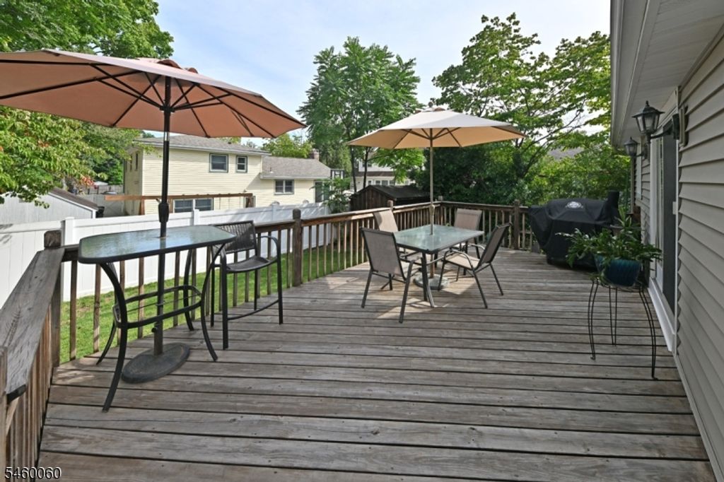 700 Evans St, Paramus Boro, NJ 07652 — photo 4