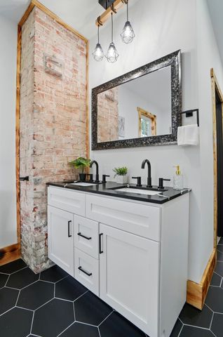 525 Saint Clair Avenue, Columbus, OH 43203